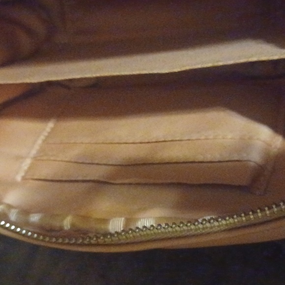 Purse - Picture 3 of 4